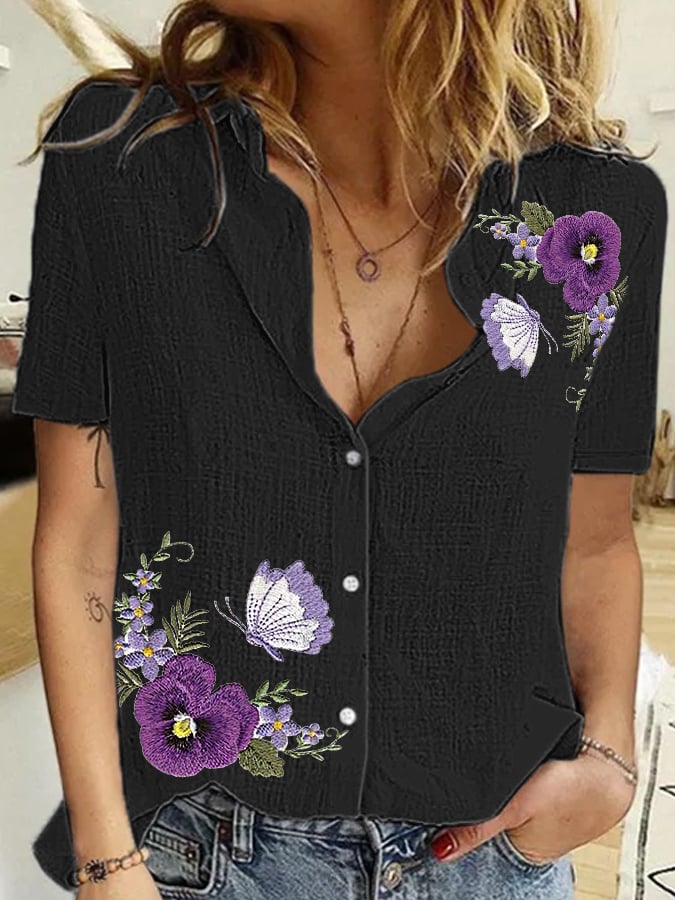 Damesshirt met paarse bloemenprint en Alzheimer Awareness Supportershirt met korte mouwen