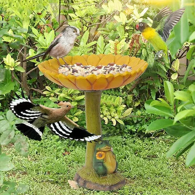 Watervoeder voor vogels in de tuin