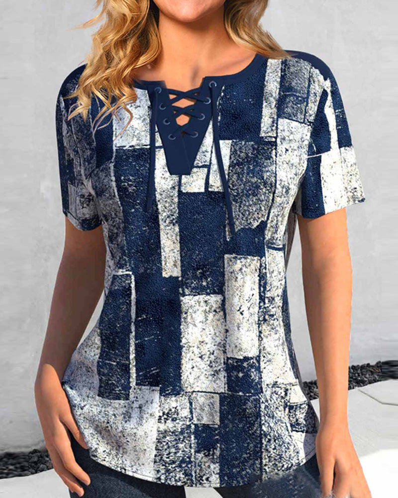 Blouse met geometrische afdrukken - Stijlvolle top met korte mouwen