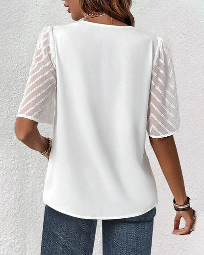 Minimalistische damesblouse met V-hals - Moeiteloze stijl voor elke gelegenheid